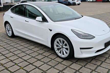 Tesla Model 3 87.362 km 25.470 &euro; Braunschweig 38112