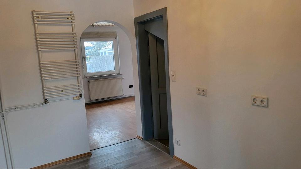 Einfamilienhaus Hillerse - 8 Zimmer, 220 m&sup2;, 1.600&euro; | Angebot:24878290