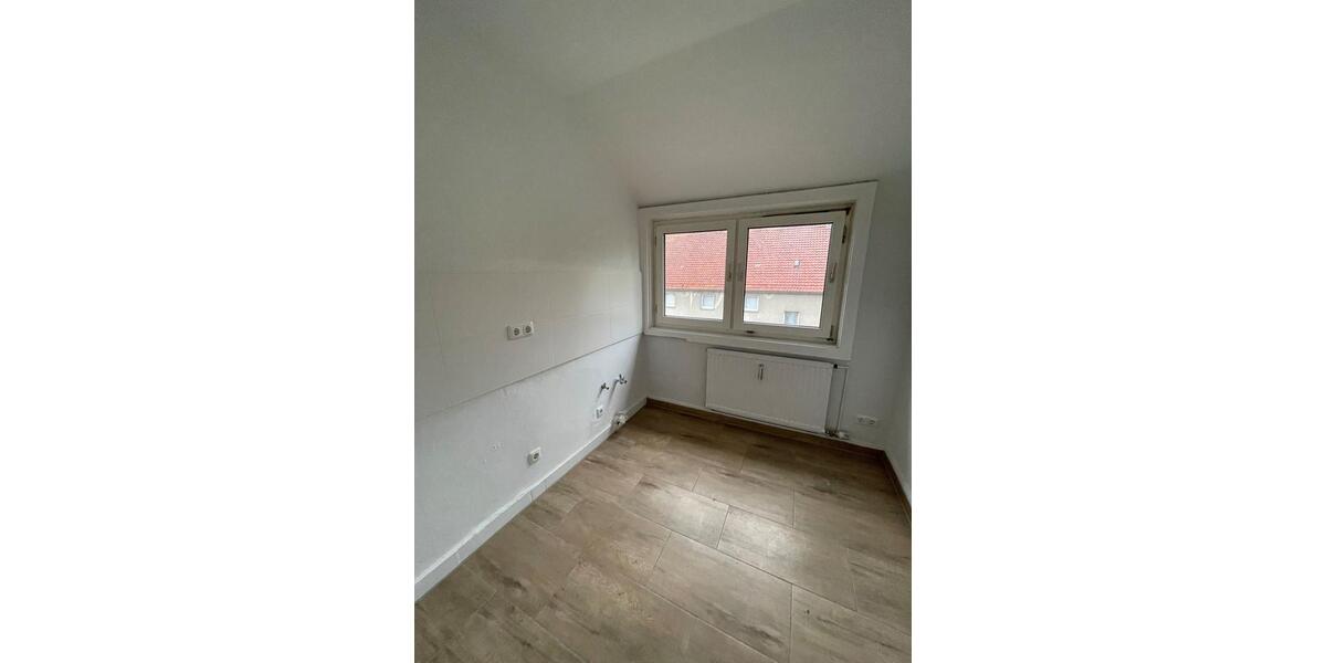 Gemütliche Dachgeschosswohnung mit Küche 3 zimmer