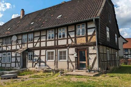 Grundstück mit zwei Mehrfamilienhäuser