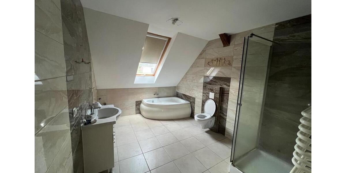 Dachgeschoßwohnung Vechelde - 4 Zimmer, 110 m&sup2;, 950&euro; | Angebot:26235196