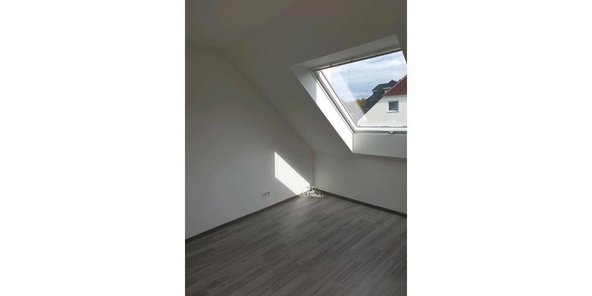 Helle, großzügige 4-Zimmer-Wohnung in Seenähe. zimmer