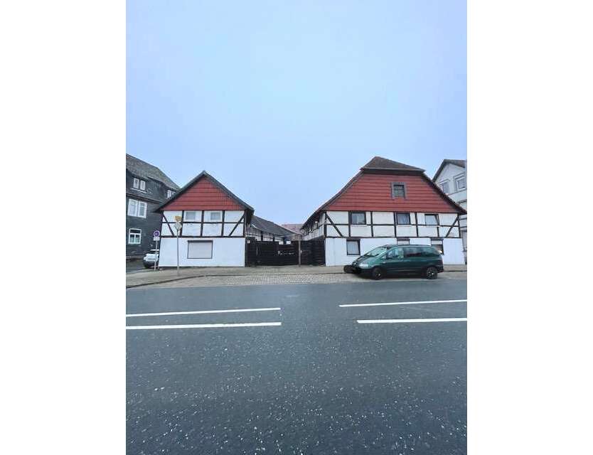 Haus zum Kaufen in Salzgitter-Thiede 169.000 € 368 m²