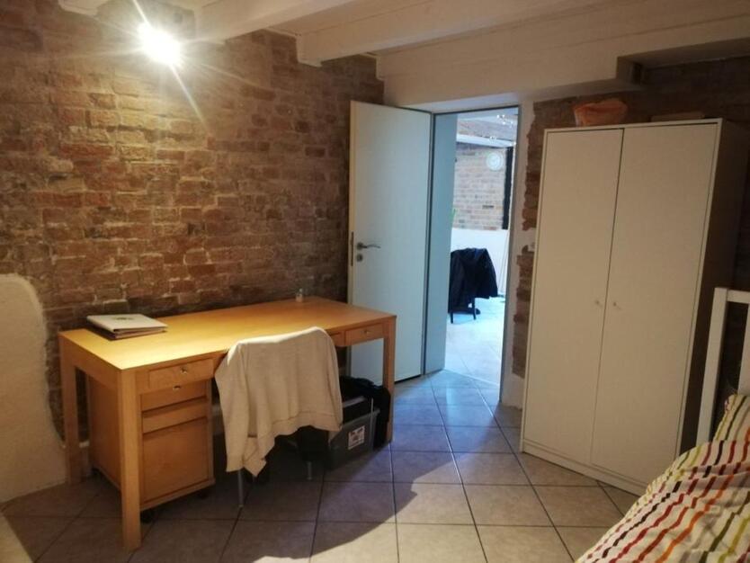 Möbliertes Zimmer in stylischer 3er WG