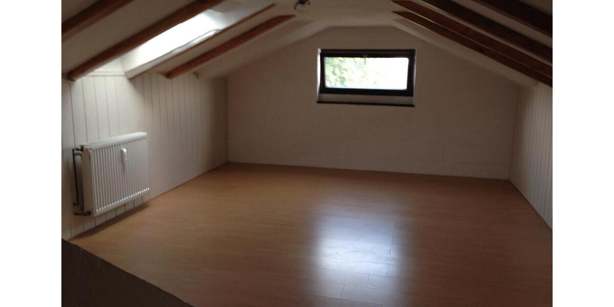 Dachgeschoßwohnung Braunschweig Wabe-Schunter-Beberbach - 3 Zimmer, 80 m&sup2;, 1.200&euro; | Angebot:26214824