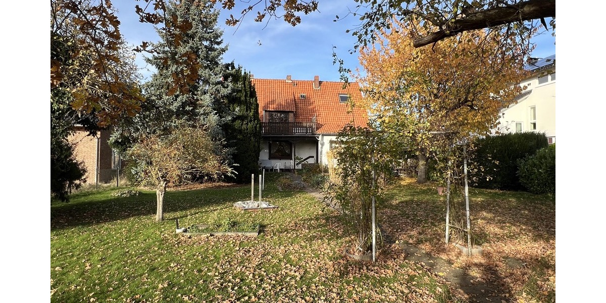 Großzügiges Wohnhaus mit Traumgarten 11 zimmer