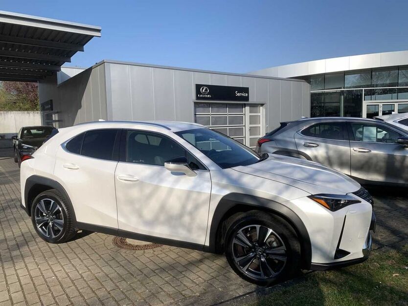 Lexus UX 14.089 km 31.980 € Braunschweig 38114