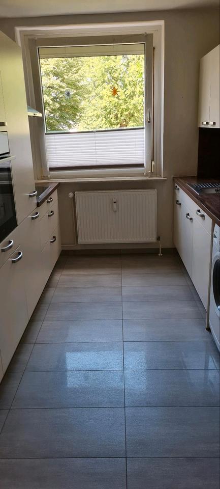 2 Zimmer Wohnung mit Balkon und Autostellplatz, in SZ Krähenriede