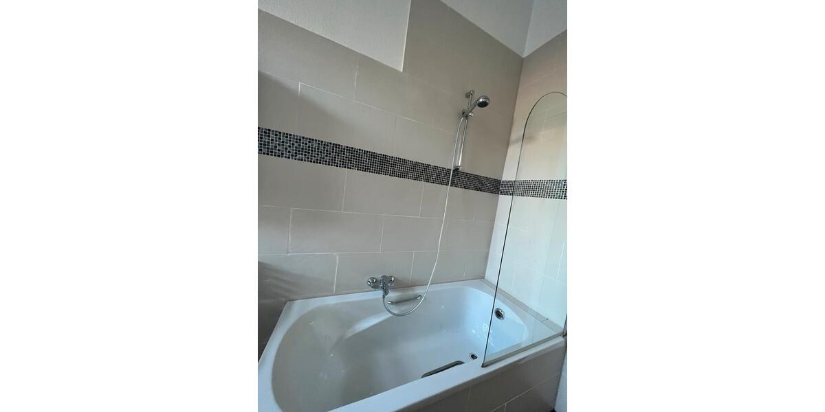 Hochparterre Hildesheim - 4 Zimmer, 103 m&sup2;, 1.140&euro; | Angebot:26233635