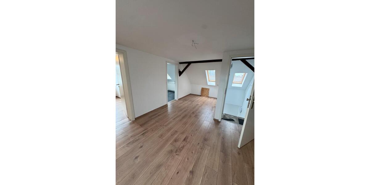 Dachgeschoßwohnung Salzgitter Ortschaft Ost - 2.5 Zimmer, 70 m&sup2;, 600&euro; | Angebot:26419487