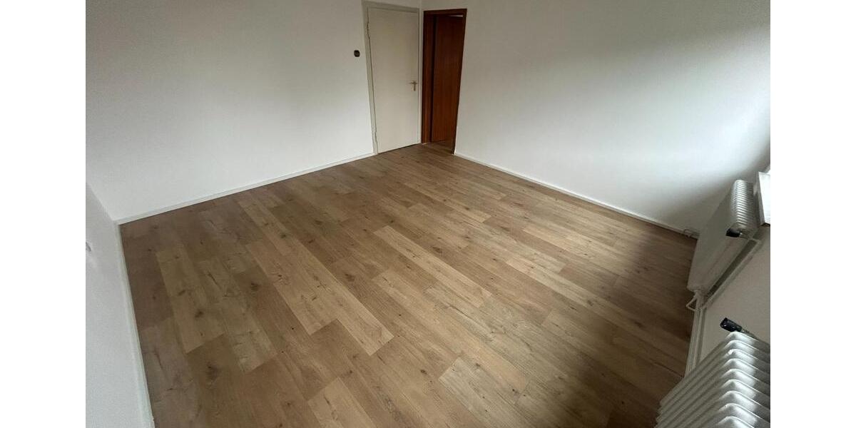 Etagenwohnung Braunschweig Broitzem - 3 Zimmer, 100 m&sup2;, 850&euro; | Angebot:24649980