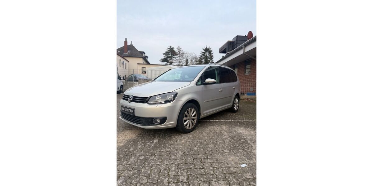 VW Touran 121.900 km 10.790 &euro; Peine 31226