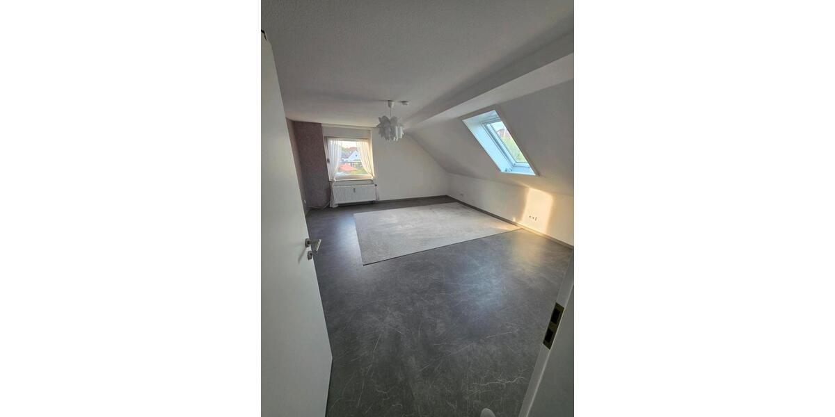 Dachgeschoßwohnung Salzgitter Ortschaft Ost - 3 Zimmer, 108 m&sup2;, 780&euro; | Angebot:26408212