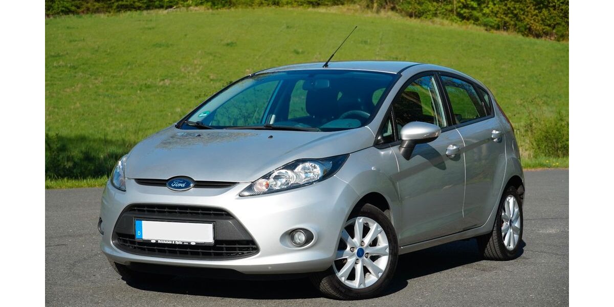 Ford Fiesta 54.000 km 5.500 &euro; Salzgitter 38259