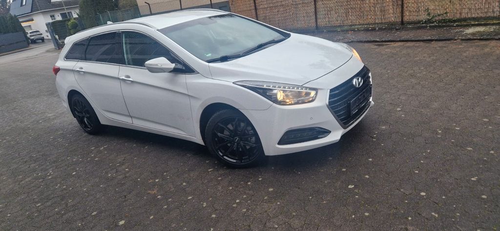 Hyundai i40 53.000 km 13.400 &euro; Braunschweig 38120