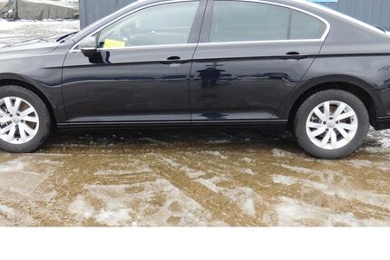 VW Passat 2.0 Bussiness BMT TDI Standhei.Navi Klima 36.500 km 21.690 &euro; Vordorf 38533
