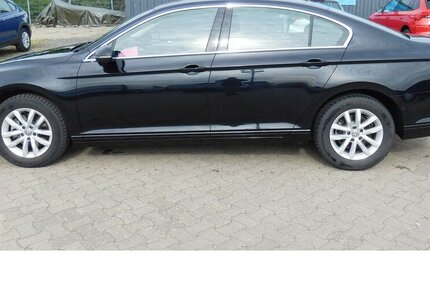 VW Passat 2.0 Bussiness BMT TDI Standhei.Navi Klima 36.500 km 23.990 &euro; Vordorf 38533