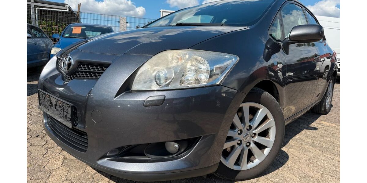 Toyota Auris 223.000 km 1.990 &euro; Hildesheim 31137