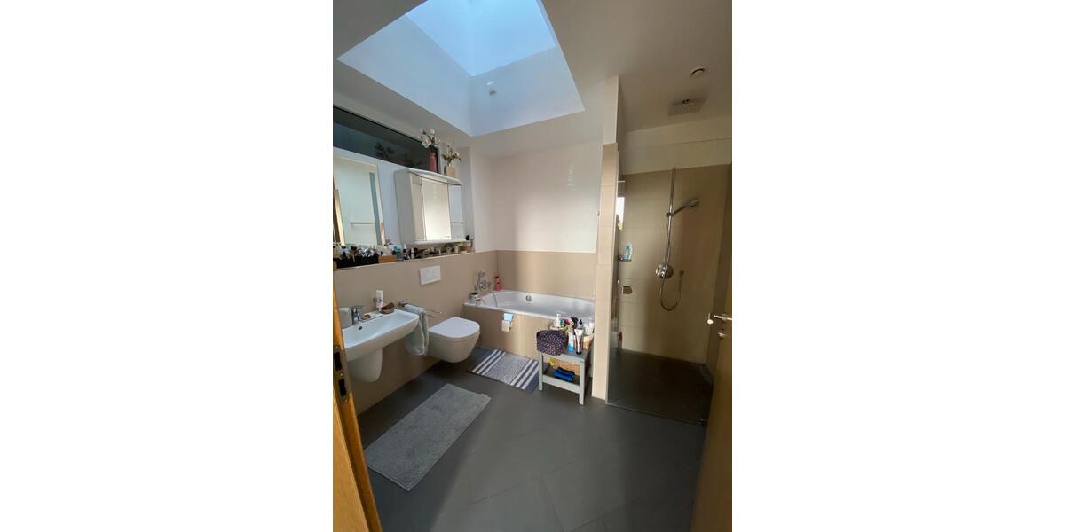 Etagenwohnung Braunschweig - 4 Zimmer, 140 m&sup2;, 2.150&euro; | Angebot:26383609
