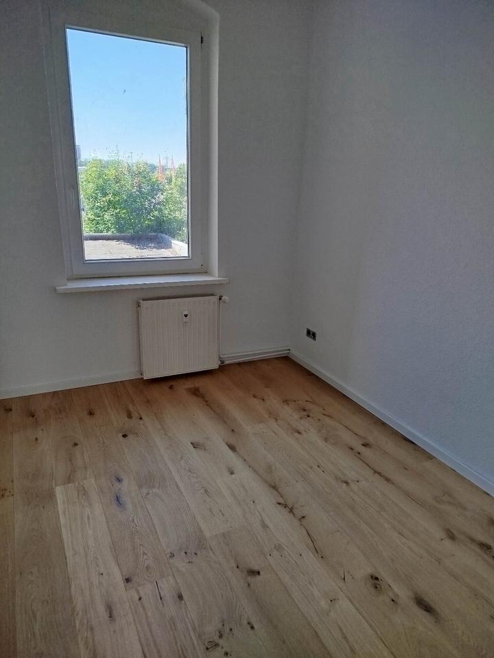 4 Zi. + Kü + Bad, ca. 100 m², 1. OG, renoviert, optional Garage
