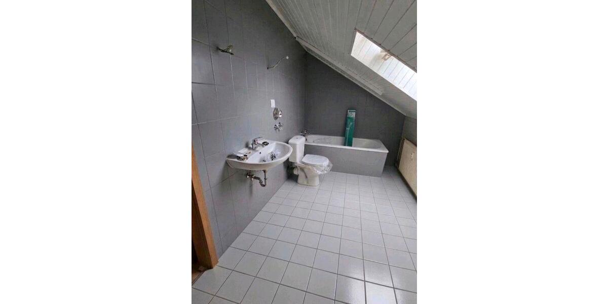 Dachgeschoßwohnung Salzgitter Ortschaft Ost - 3 Zimmer, 85 m&sup2;, 800&euro; | Angebot:26322880