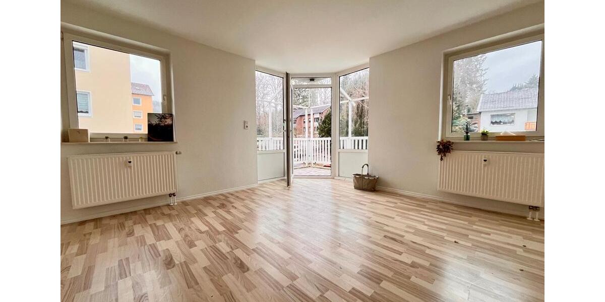 Wunderschöne Wohnung mit großem Balkon. 4 zimmer
