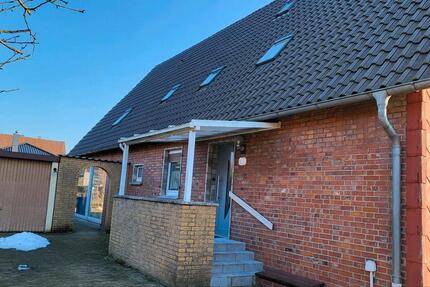 Vermiete Haus mit großem Grundstück 1.700€ Kalt 8 zimmer