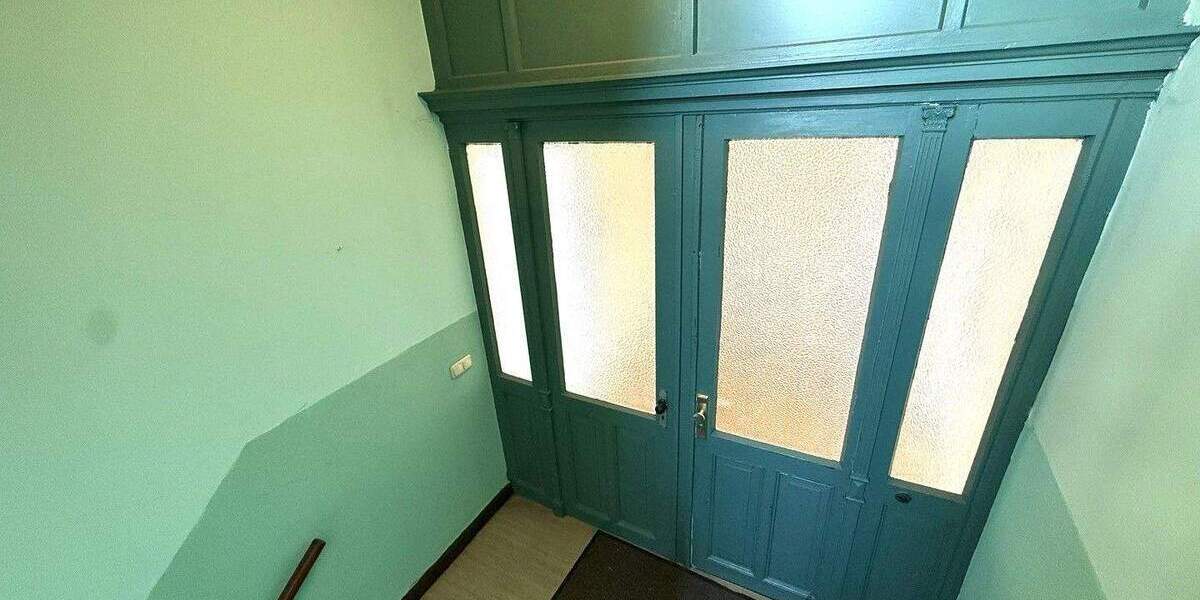 Oststadt-Altbau-Charme: 7-Zimmer, Küche, Bad+GästeWC 7 zimmer