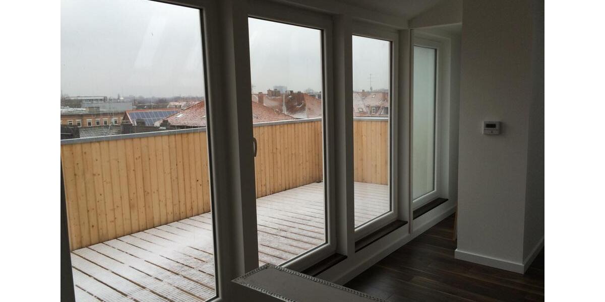 Helle 2,5Zi DG-Whg mit Blick über den Dächern der Stadt v. Privat 2.5 zimmer