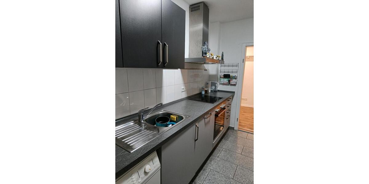 3ZKKB mit Einbauküche und Südwestbalkon 3 zimmer