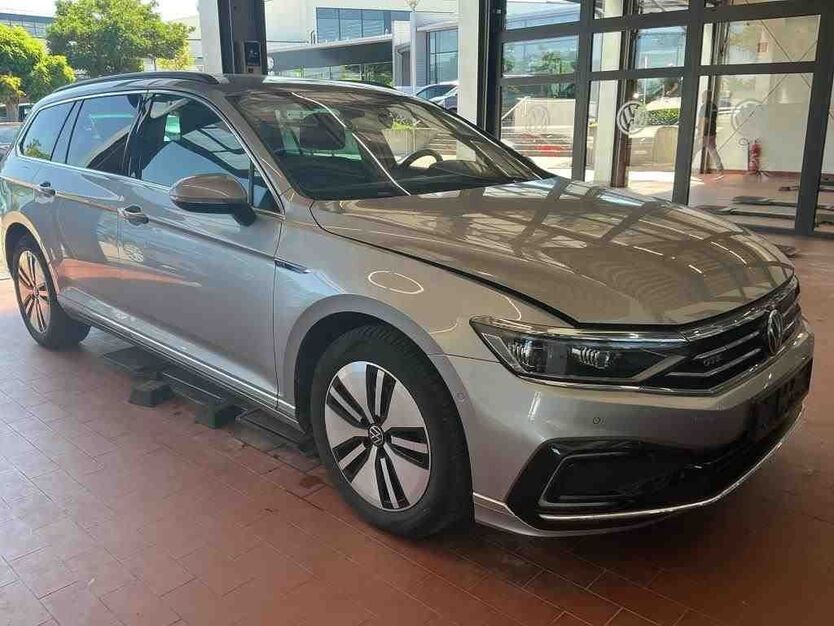 VW Passat 81.436 km 21.950 € Goslar 38644