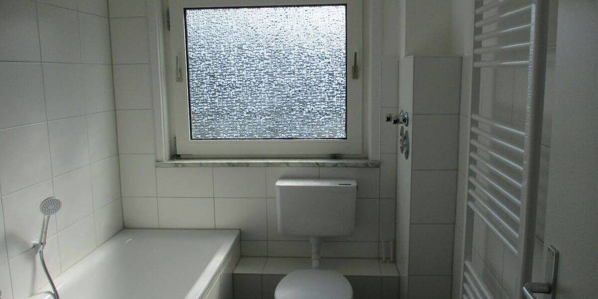 Rückzugsort gesucht? Ruhige Dachgeschosswohnung mit Weitblick 5 zimmer