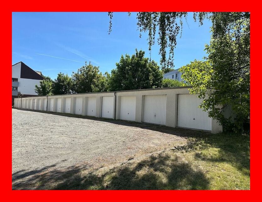 Seltene Chance - 18 Garagen in Top-Lage zimmer