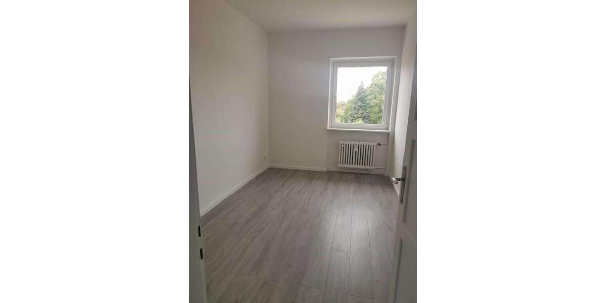 Etagenwohnung Salzgitter Ortschaft Südost - 5 Zimmer, 136 m&sup2;, 750&euro; | Angebot:25648239