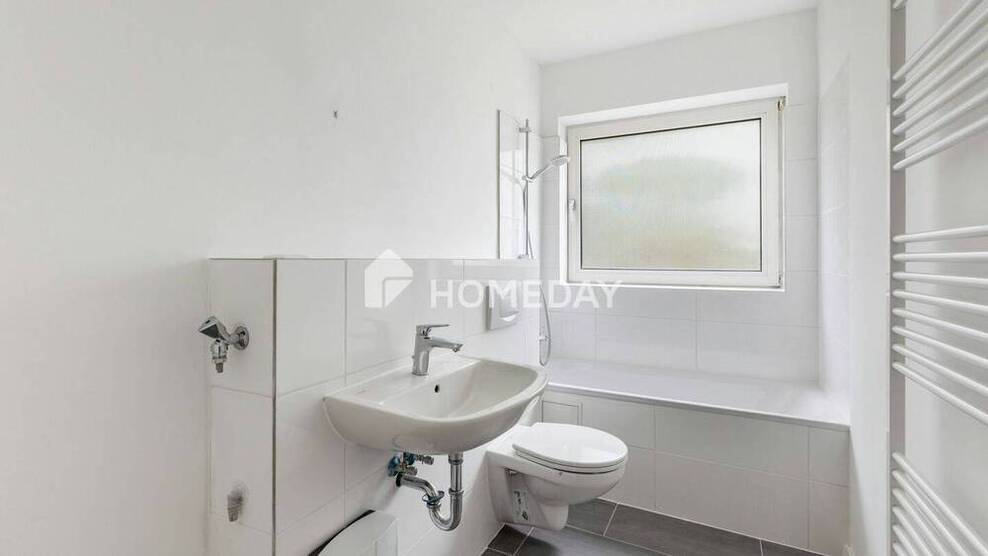 Neu sanierte 3-Zimmer-Wohnung mit überdachtem Balkon in ruhiger Lage