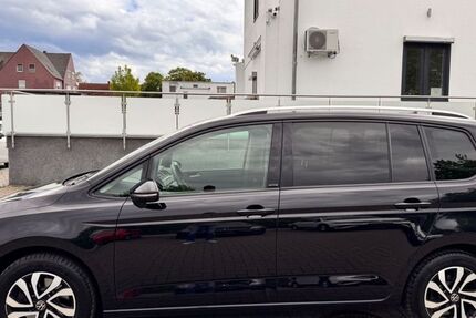 VW Touran 166.838 km 15.499 &euro; Salzgitter-Lebenstedt 38226