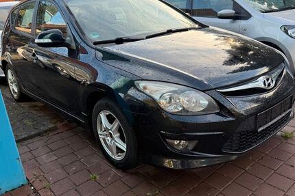 Hyundai i30 235.000 km 2.550 € Wolfenbüttel (Halchter) 38304