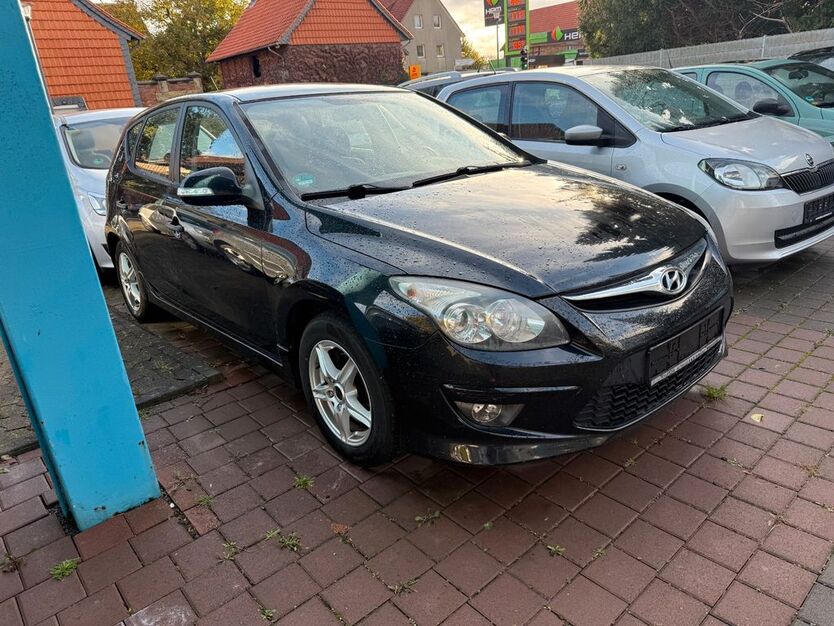 Hyundai i30 235.000 km 2.550 € Wolfenbüttel (Halchter) 38304