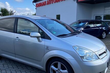 Toyota Corolla Verso 216.000 km 1.650 &euro; Goslar 38644
