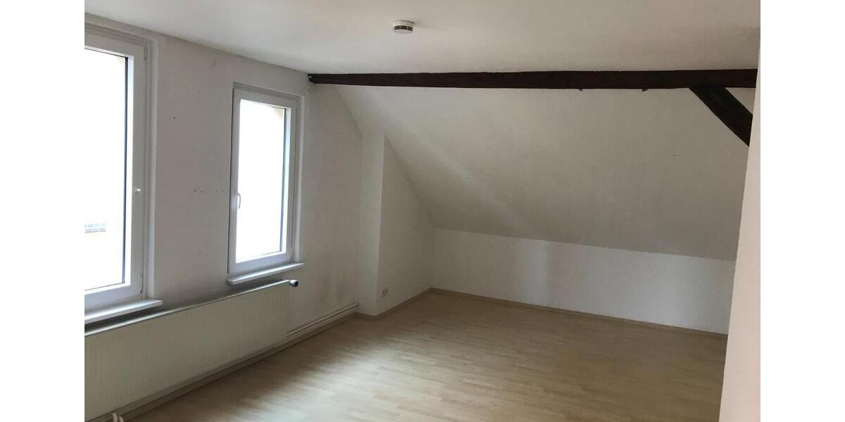 Dachgeschoßwohnung Hildesheim - 3 Zimmer, 102 m&sup2;, 775&euro; | Angebot:24890469