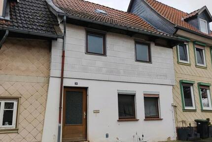 Reihenhaus Teil-saniert mit großem Garten 6 zimmer