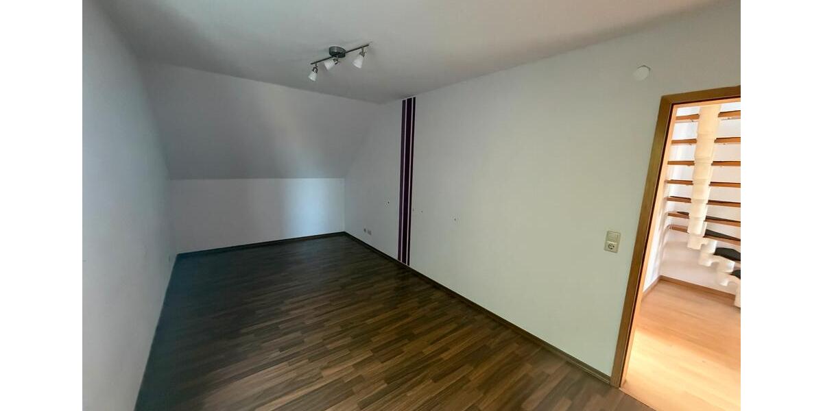 Etagenwohnung Schwülper - 5 Zimmer, 103 m&sup2;, 297.000&euro; | Angebot:27258900
