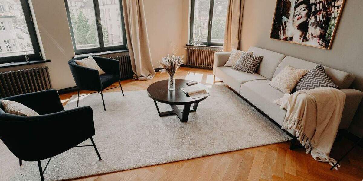 LUXURIÖS SANIERTE ALTBAUETAGE MIT BALKON IM INNEREN ÖSTLICHEN RING 5 zimmer