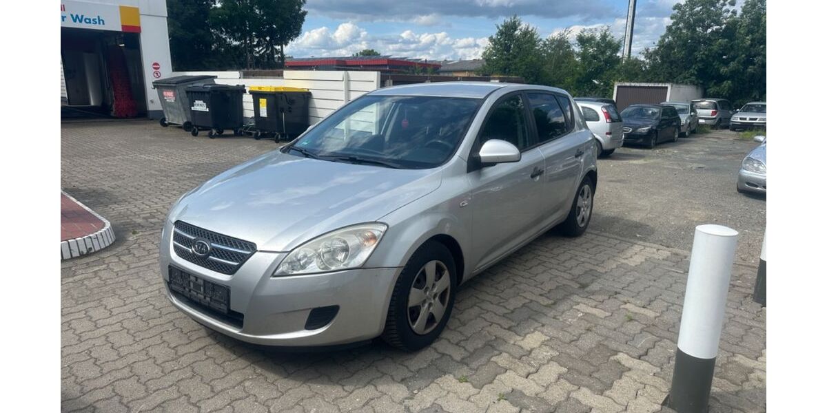 Kia ceed / Ceed 252.000 km 1.690 € Salzgitter 38229