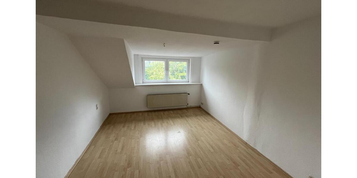 Dachgeschoßwohnung Hildesheim - 3 Zimmer, 102 m&sup2;, 775&euro; | Angebot:24890469