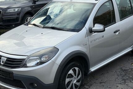 Dacia Sandero 89.900 km 3.990 &euro; Salzgitter 38229