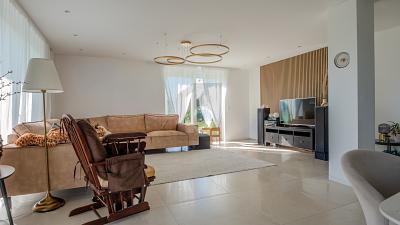 MODERNER WOHNTRAUM MIT VIEL PLATZ 6 zimmer
