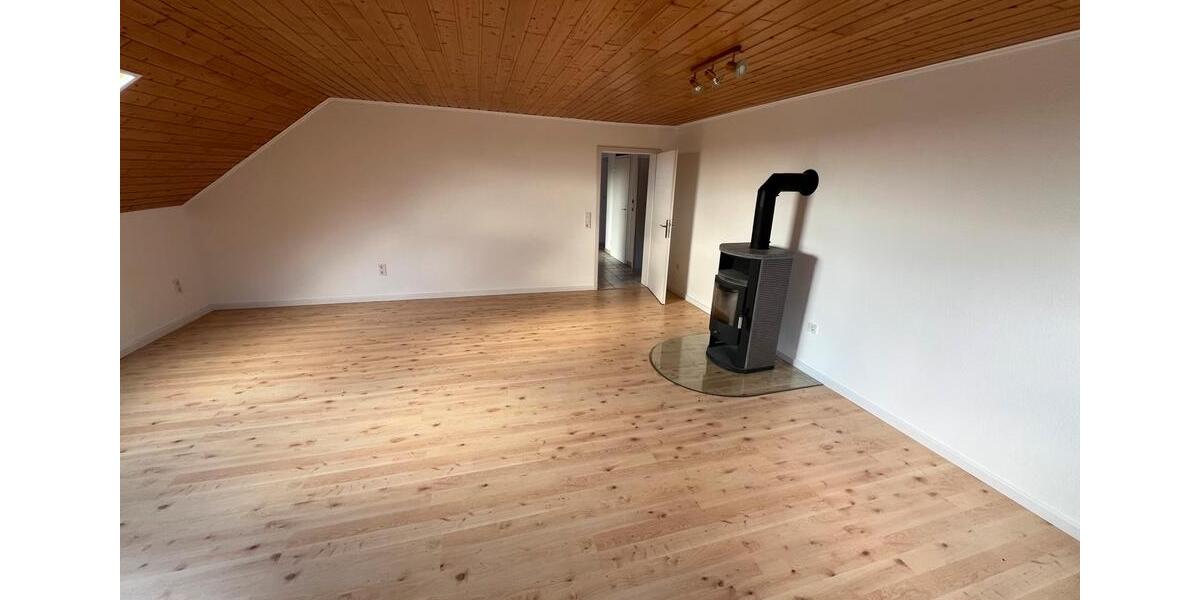 Dachgeschoßwohnung Haverlah - 4 Zimmer, 110 m&sup2;, 850&euro; | Angebot:25285581