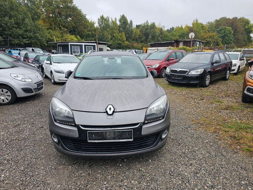 Renault Megane 126.952 km 4.890 € Braunschweig 38120