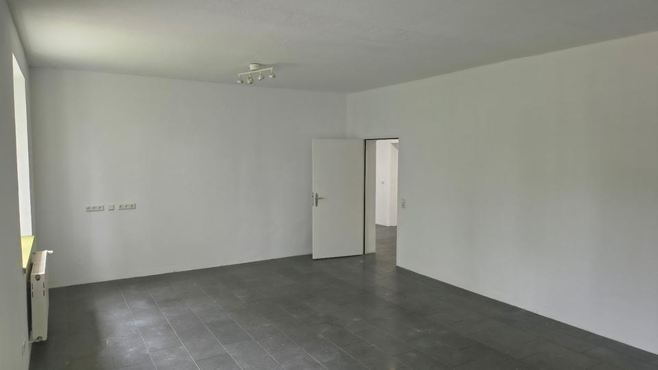Etagenwohnung Hildesheim Himmelsthür - 6.5 Zimmer, 224 m&sup2;, 248.000&euro; | Angebot:27226411